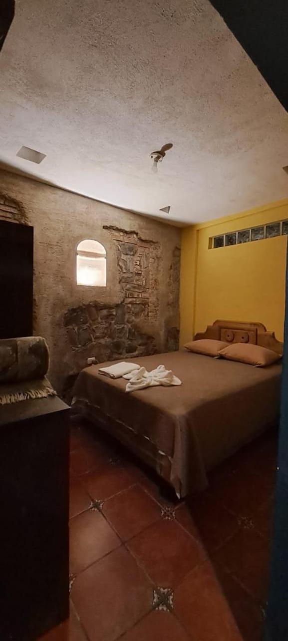 Hotel Posada Gutierrez 危地马拉安地瓜 外观 照片