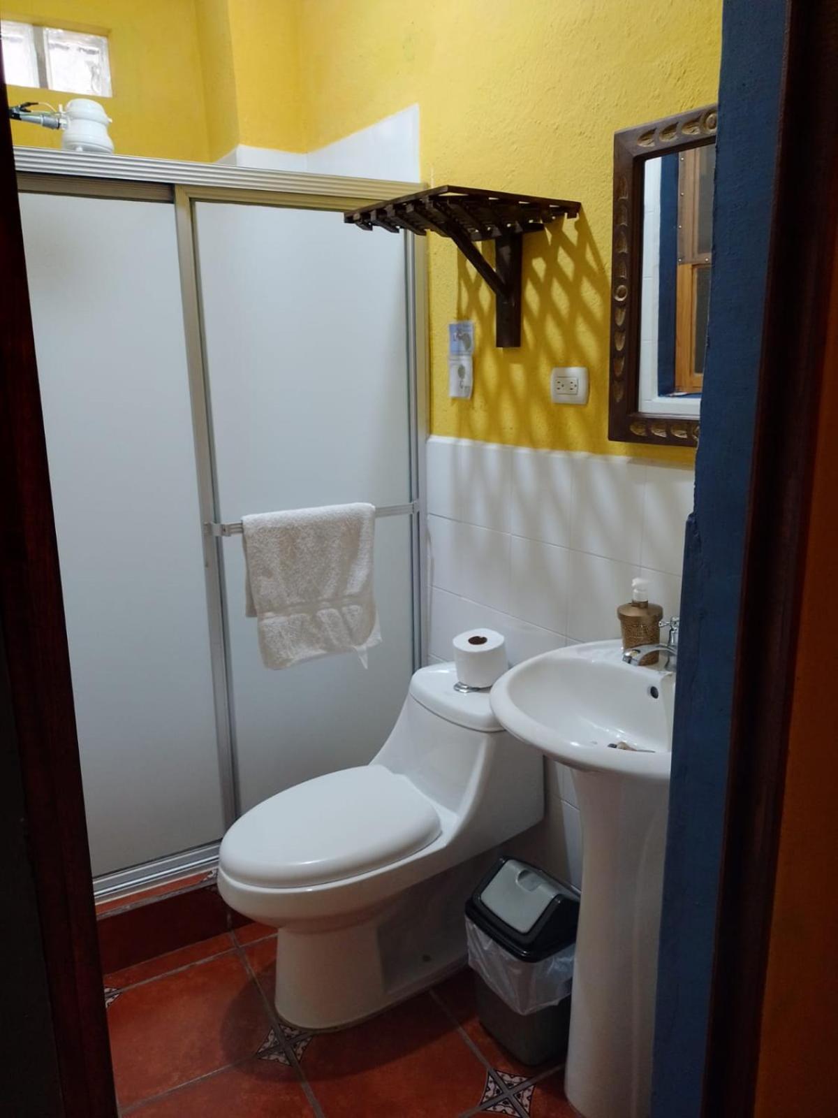 Hotel Posada Gutierrez 危地马拉安地瓜 外观 照片