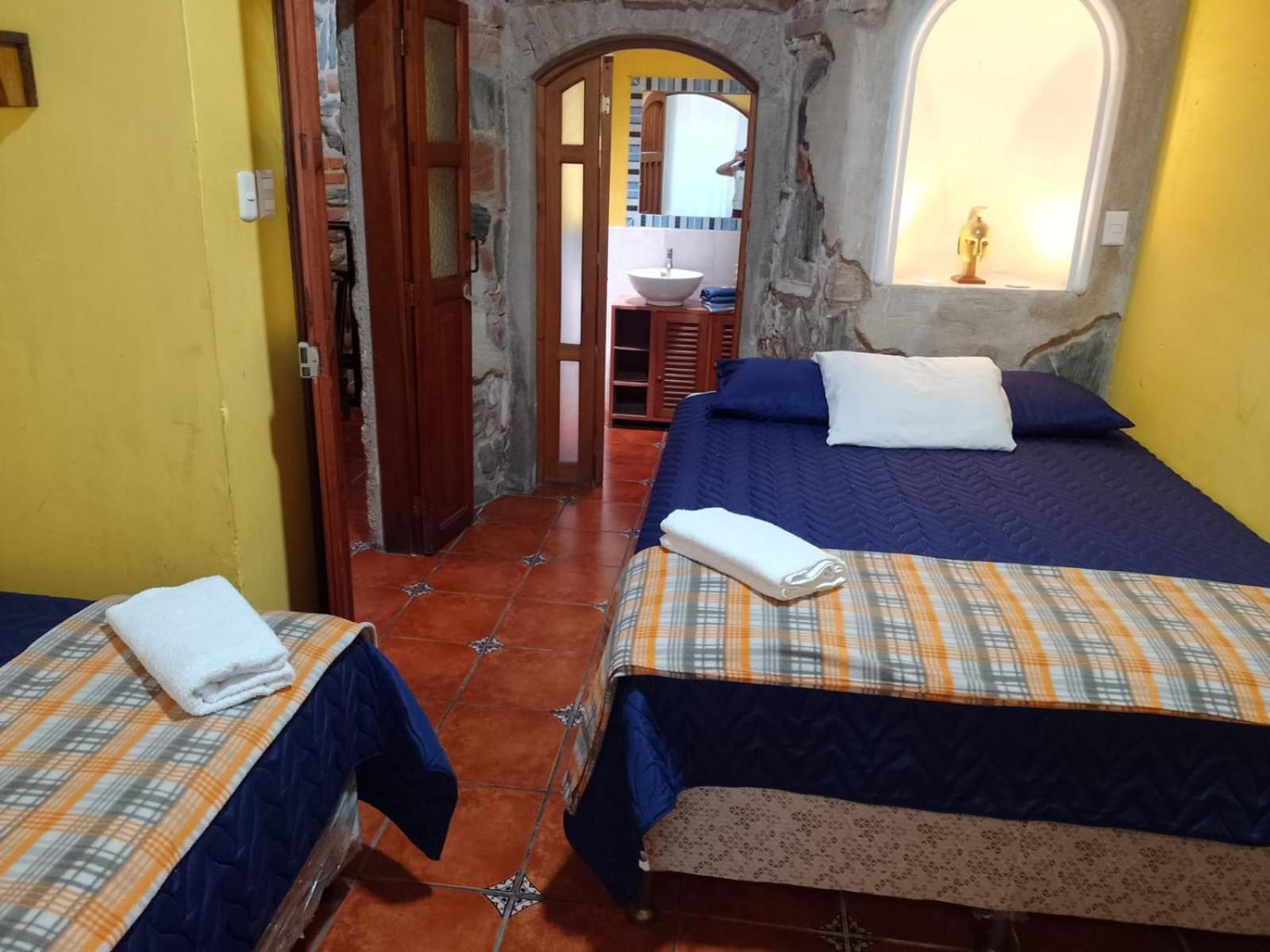 Hotel Posada Gutierrez 危地马拉安地瓜 外观 照片