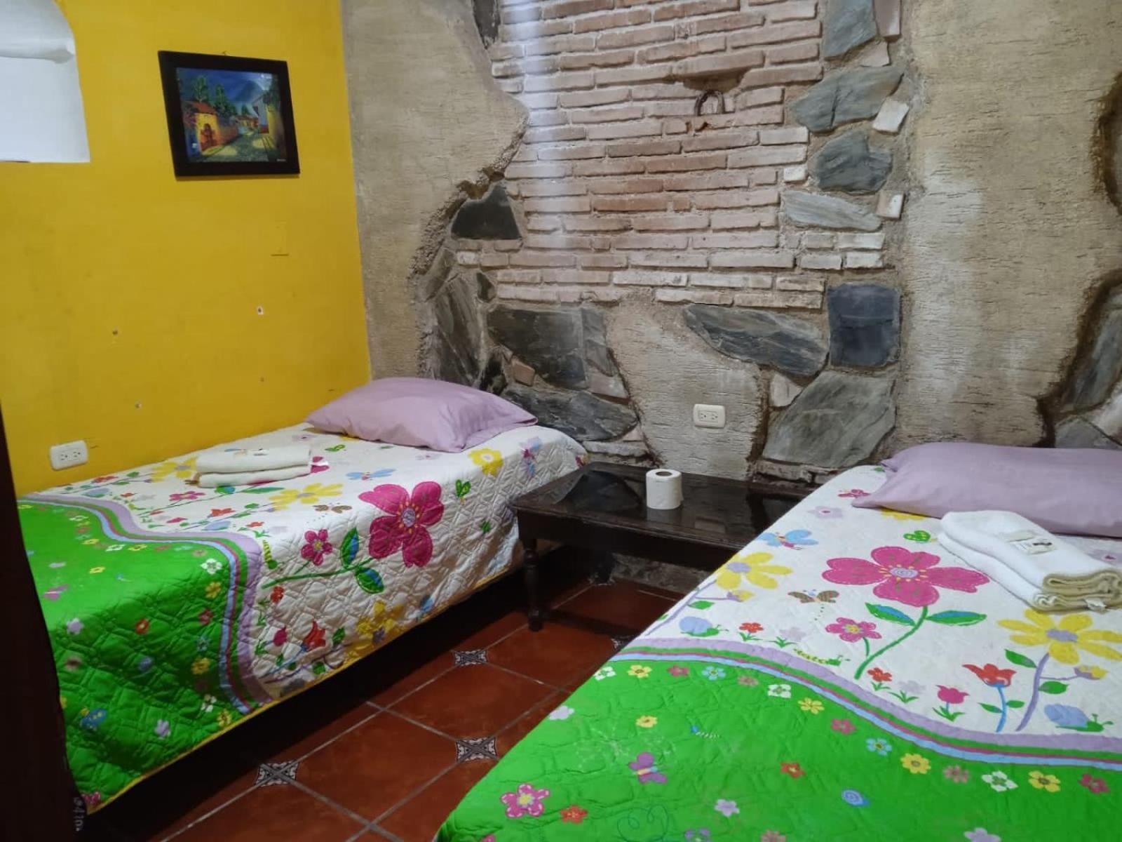 Hotel Posada Gutierrez 危地马拉安地瓜 外观 照片