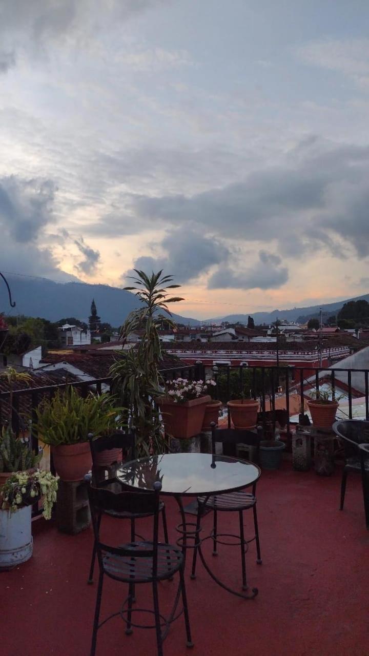 Hotel Posada Gutierrez 危地马拉安地瓜 外观 照片