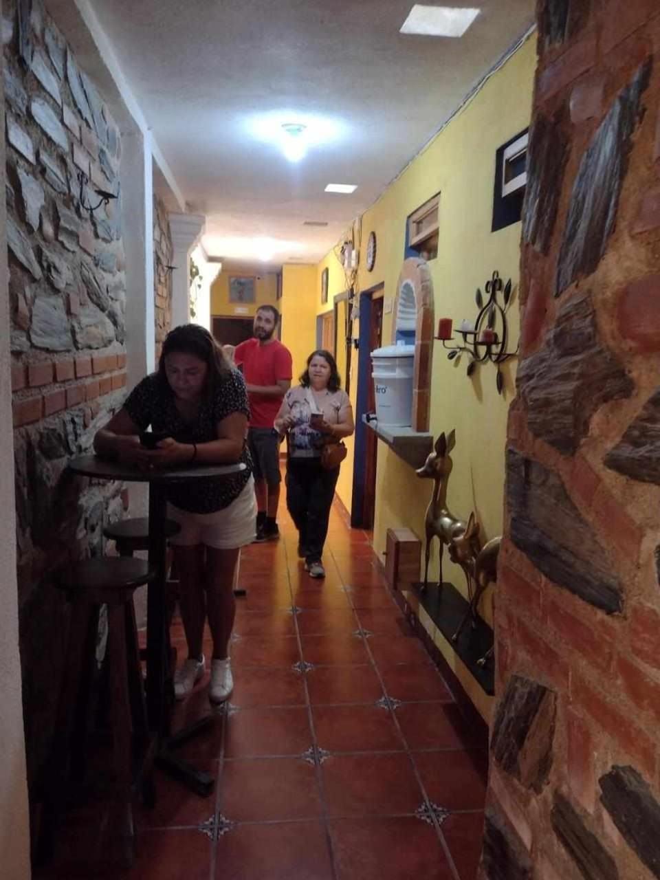 Hotel Posada Gutierrez 危地马拉安地瓜 外观 照片